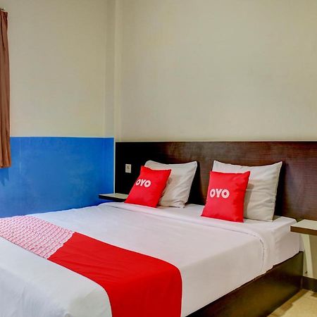 Oyo 90162 Remboelan Guest House Sungai Lutus Dış mekan fotoğraf