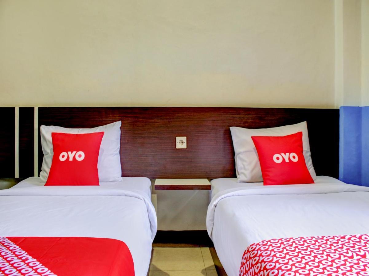 Oyo 90162 Remboelan Guest House Sungai Lutus Dış mekan fotoğraf