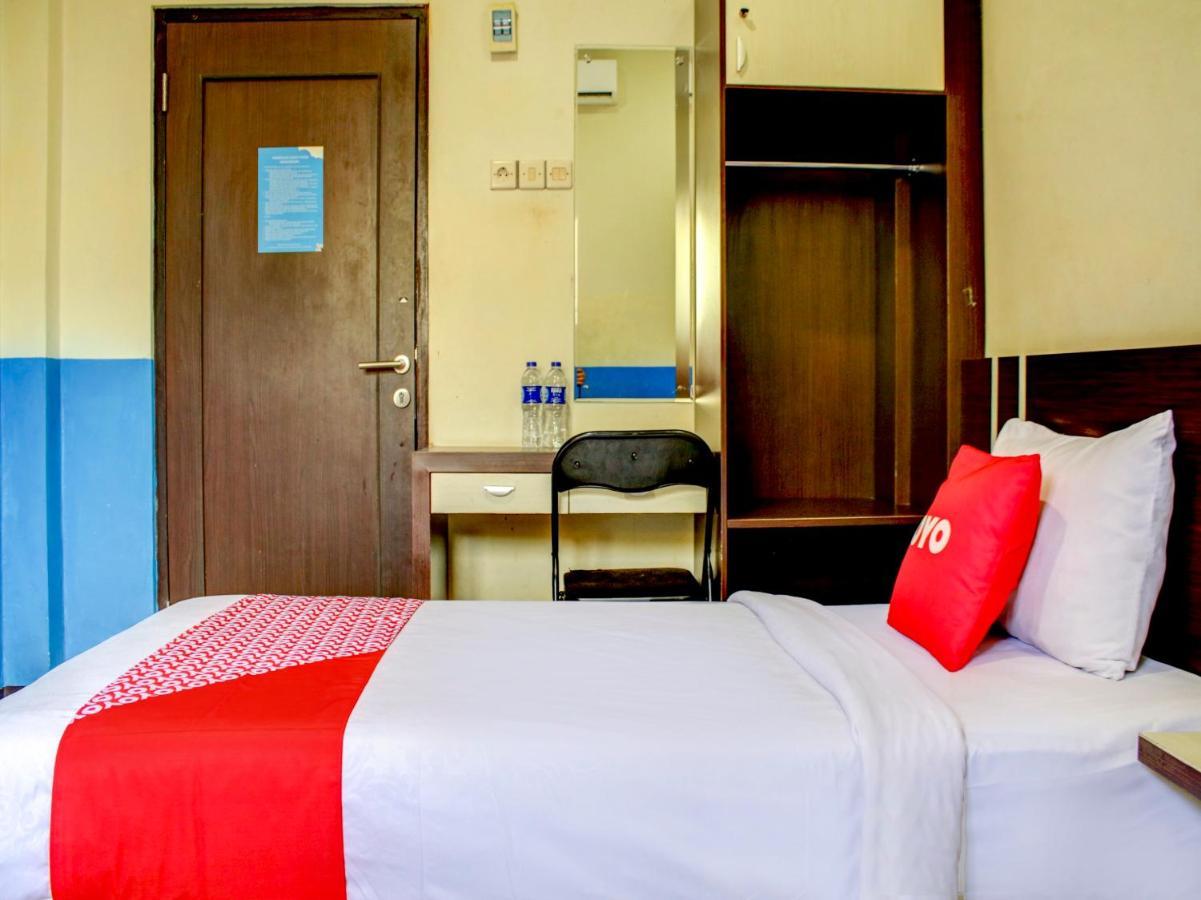Oyo 90162 Remboelan Guest House Sungai Lutus Dış mekan fotoğraf