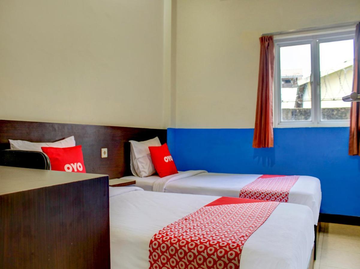 Oyo 90162 Remboelan Guest House Sungai Lutus Dış mekan fotoğraf