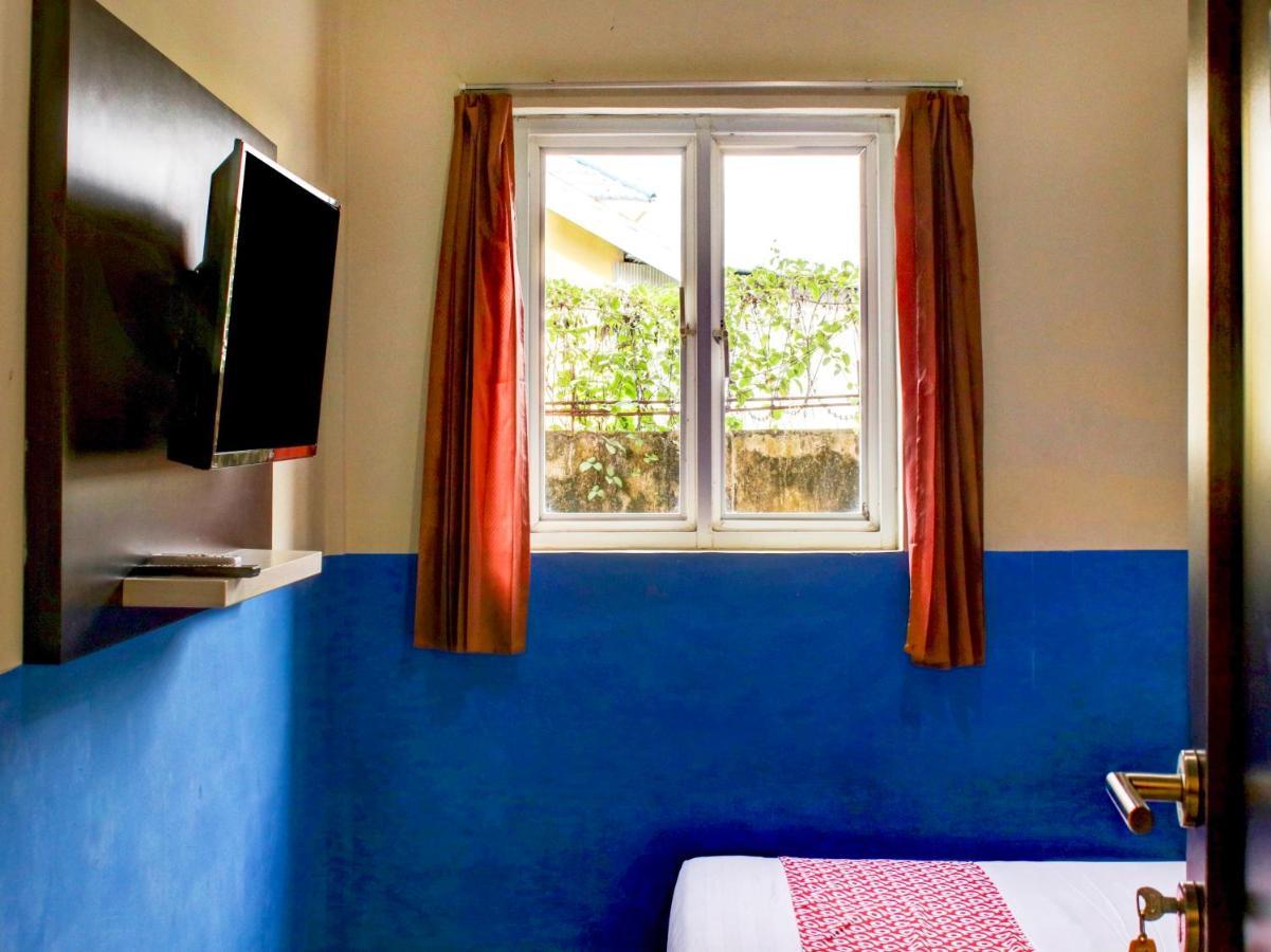 Oyo 90162 Remboelan Guest House Sungai Lutus Dış mekan fotoğraf