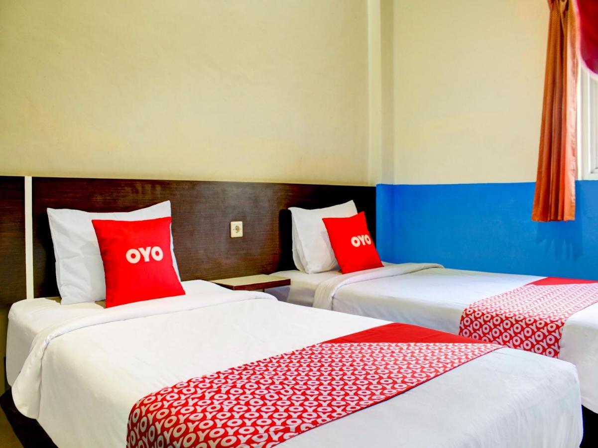 Oyo 90162 Remboelan Guest House Sungai Lutus Dış mekan fotoğraf