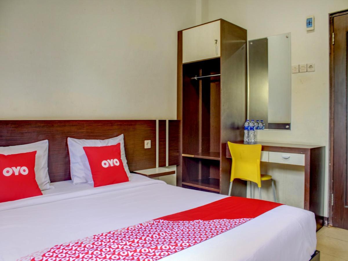 Oyo 90162 Remboelan Guest House Sungai Lutus Dış mekan fotoğraf
